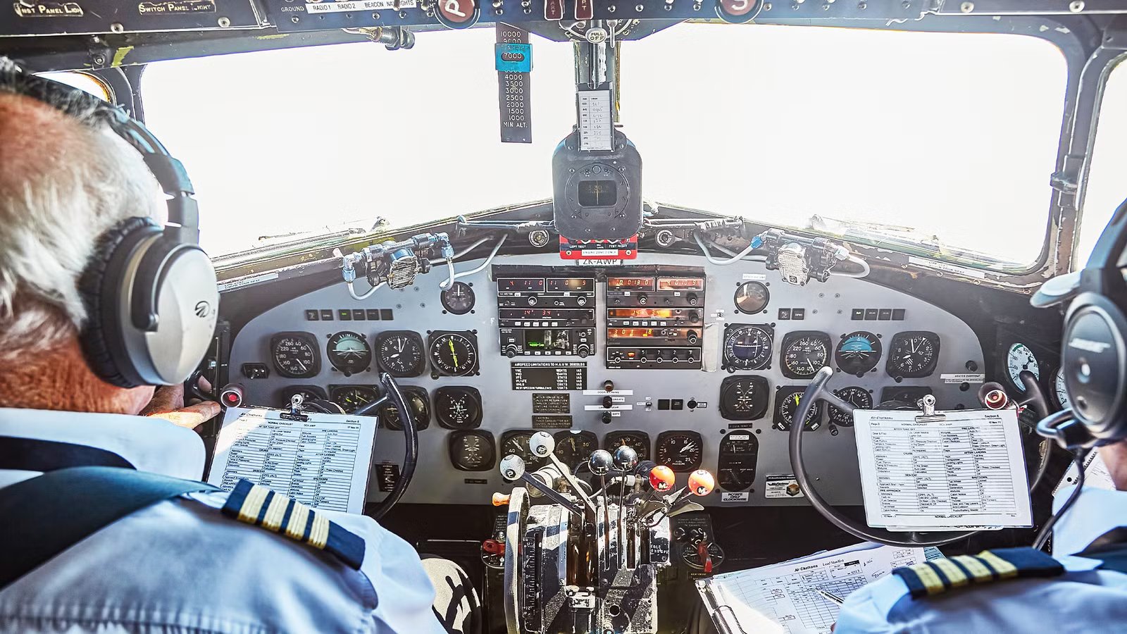 The Choreographed Cockpit Sweep Pilots Run From Memory Before The Checklist Even Comes Out