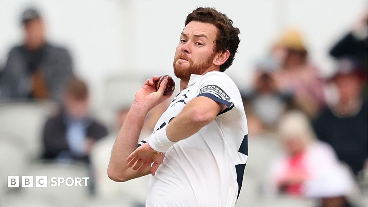 County Championship: Derbyshire 79-3 against Middlesex at end of rain-shortened second day