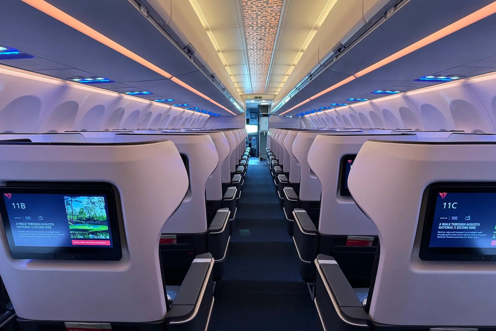Delta will expand first class, plays coy on luxe biz seats