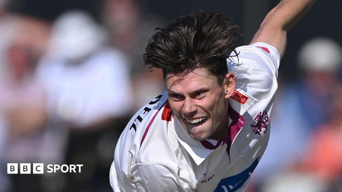 Brett Randell: Derbyshire sign seam bowler for remainder of season