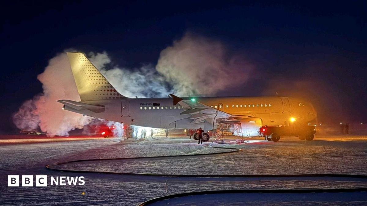Australian aviation crew carries out daring midwinter Antarctica rescue