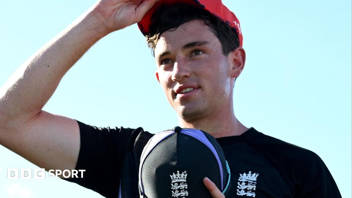 John Turner: Hampshire and England bowler retires aged 25 because of injury