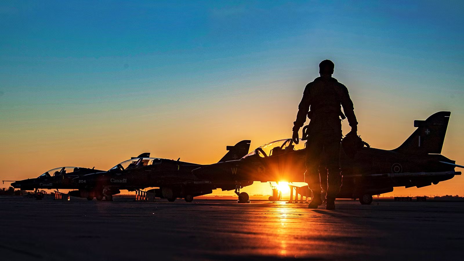 Why A 20% Pay Raise Still Isn’t Enough To Stop Royal Canadian Air Force Pilots From Leaving For Air Canada