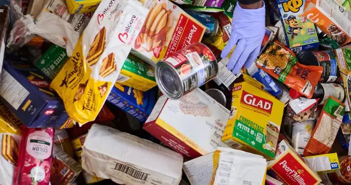 Sewer pipe failure forces Toronto food bank to close