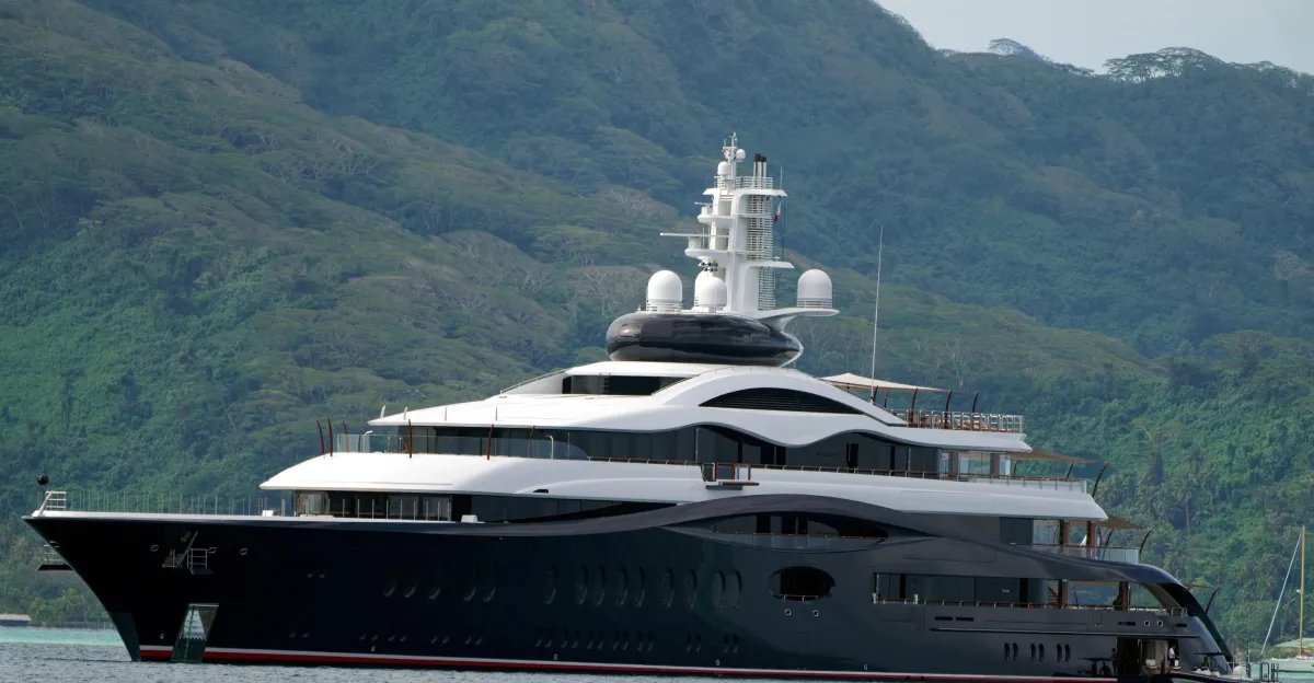 Mark Zuckerberg’s yacht was closer, but someone else saved a stranded boat