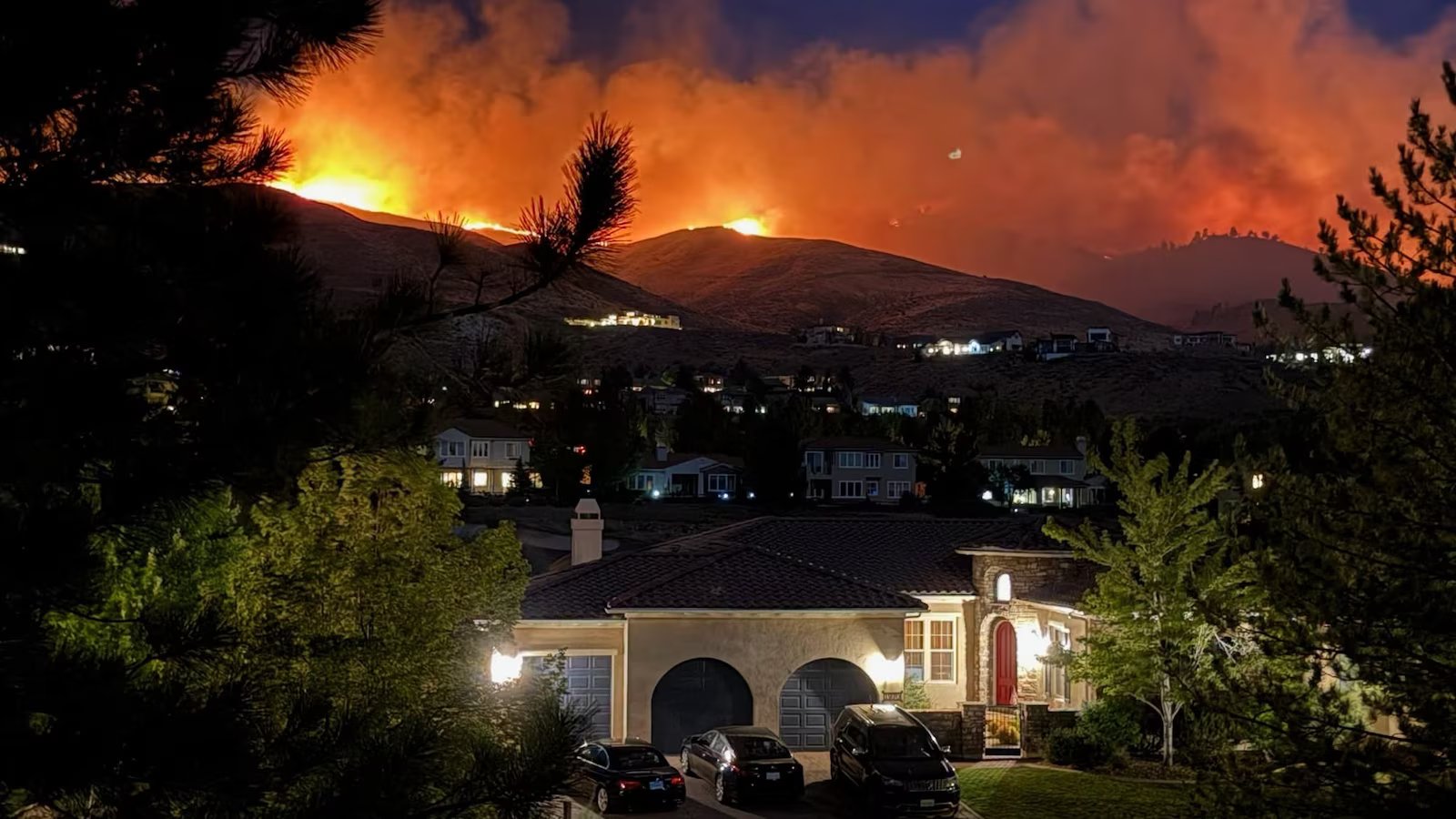 Hawk Fire tops 15,000 acres near Reno, spurs 42,000 evacuations and remains out of control