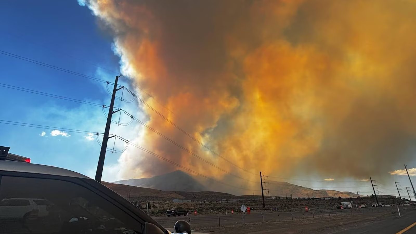 Fast-growing Hawk Fire explodes to more than 10,000 acres, spurs evacuations outside Reno