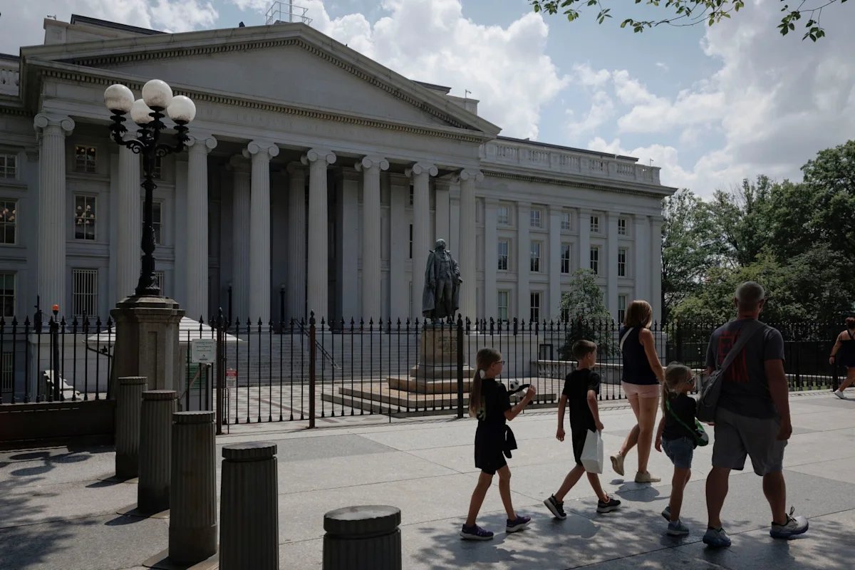US 20-Year Bond Sale to Test Demand as Yield Curve Steepens