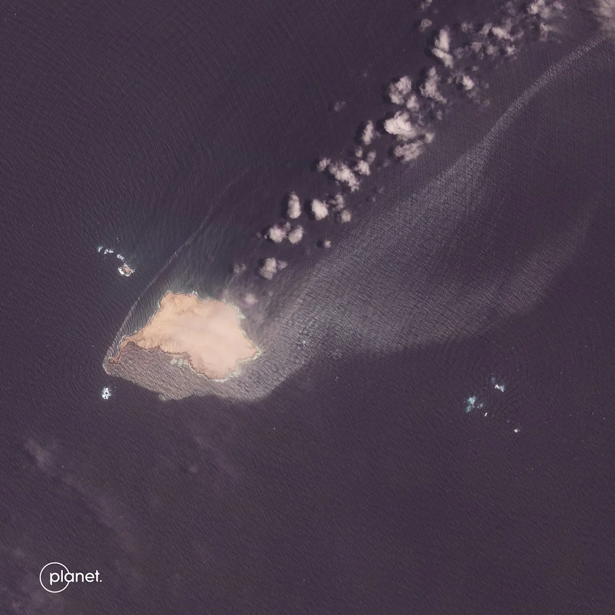 Oil leak spreads from a sanctioned tanker grounded off Oman, images show