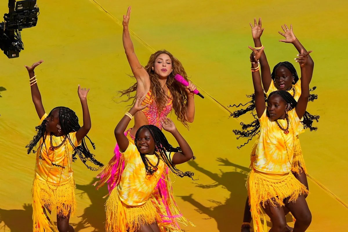 Shakira makes surprise visit to earthquake-damaged Colombian schools and says she will help rebuild