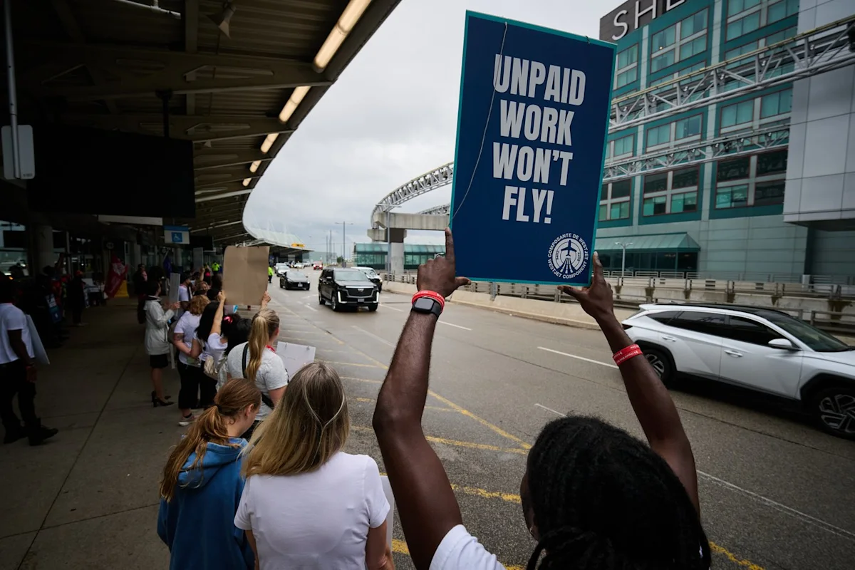 WestJet, CUPE reach tentative deal as passengers scramble amid flight disruptions