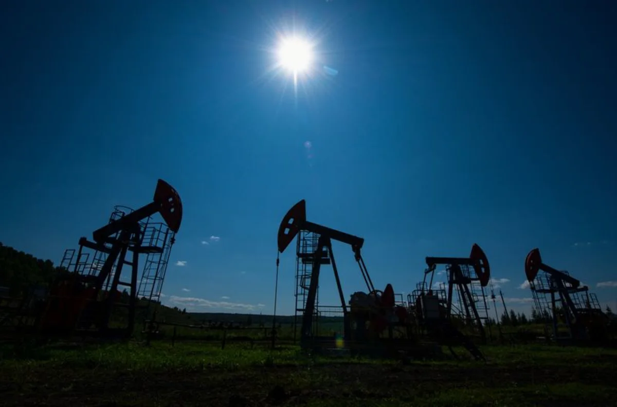Oil ticks up after selloff as talks to end US-Iran war remain uncertain