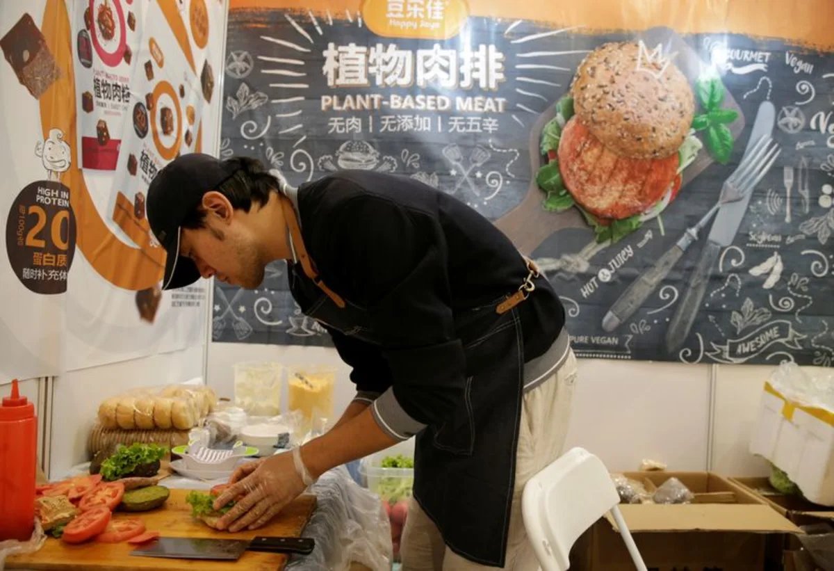From coffee to hotpot, brands race to grab a bite of China’s growing burger market