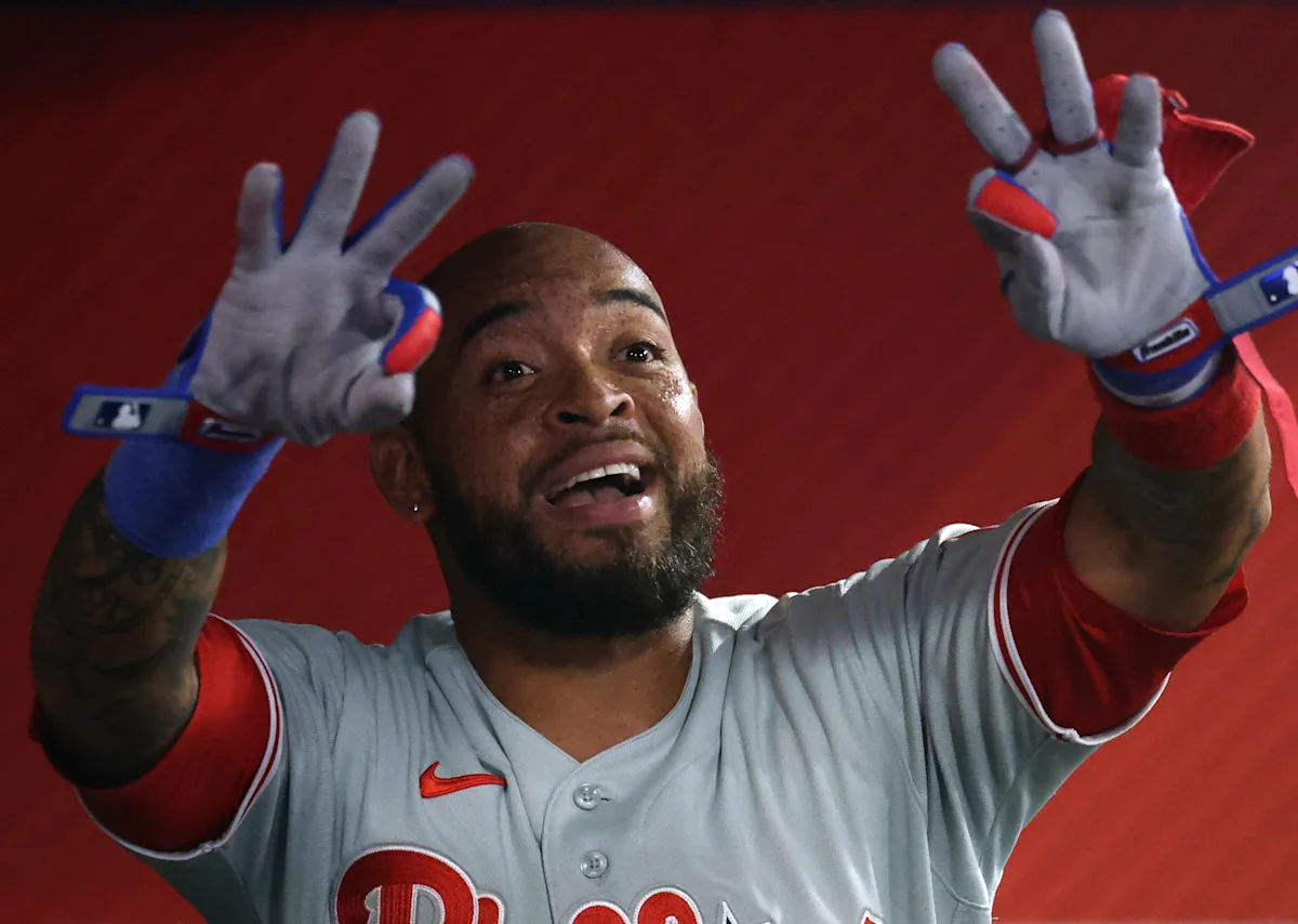 Angels get game-saving HR robbery vs. Phillies, then give up go-ahead grand slam