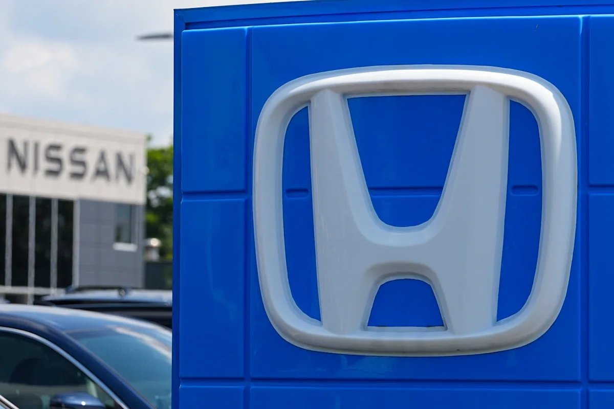 Japanese automakers Nissan and Honda agree to work together on software for cars