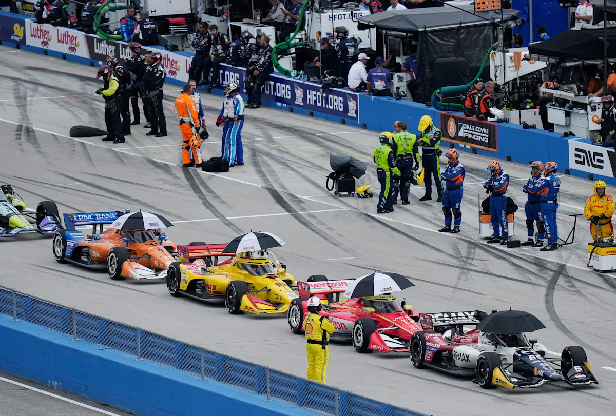 IndyCar alters Milwaukee schedule again; to begin new race before Race 1 ends