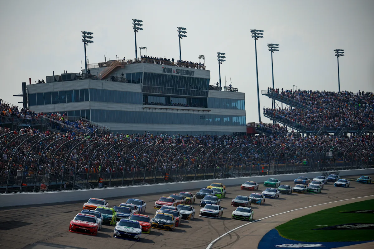 NASCAR Iowa qualifying live results, Cup Series starting lineup