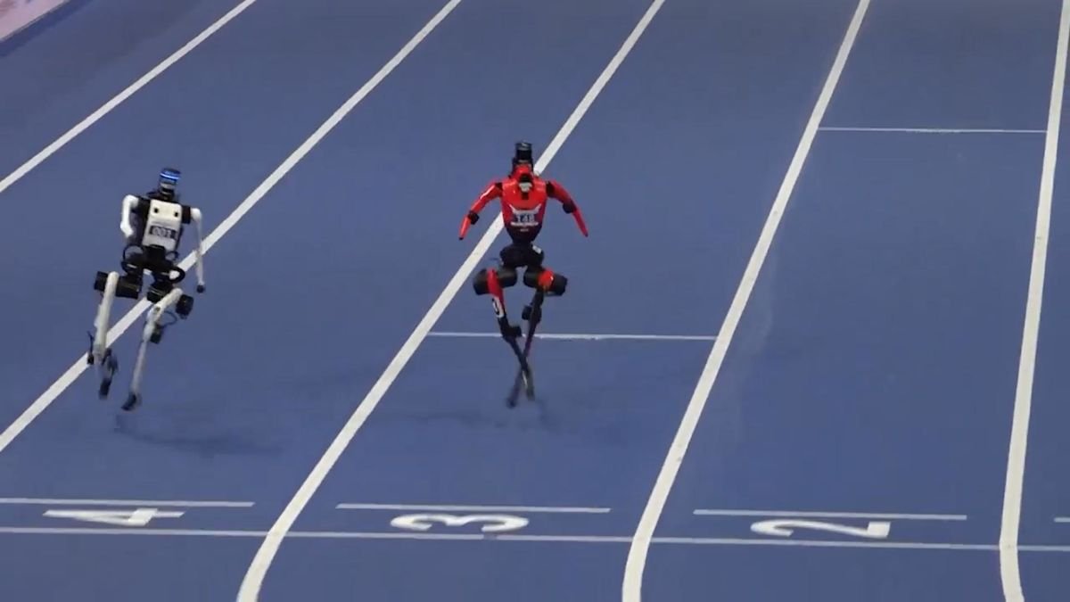 Over 2,000 humanoid robots compete for gold on 2nd day of Beijing’s Robot Games