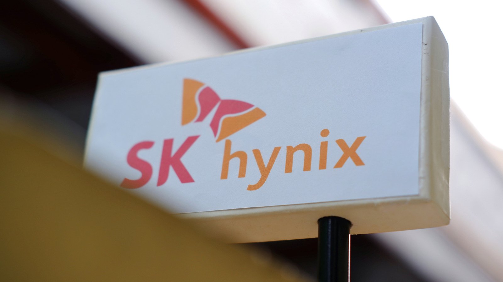 SK Hynix Pledges $38 Billion To Build Two New DRAM And NAND Factories