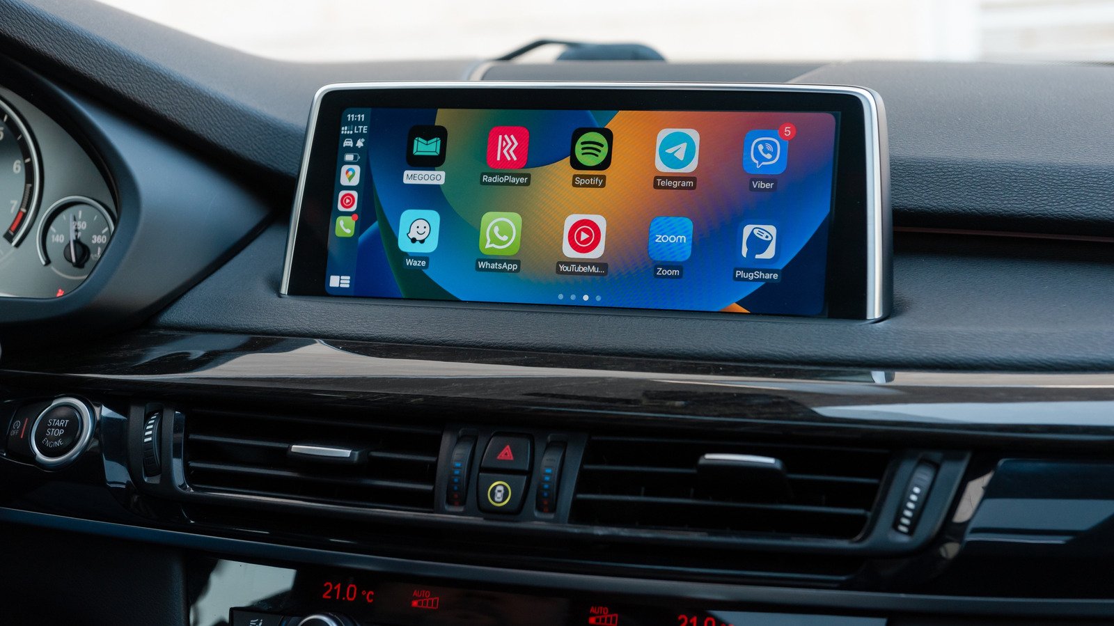 The Reasons Siri May Not Work On CarPlay