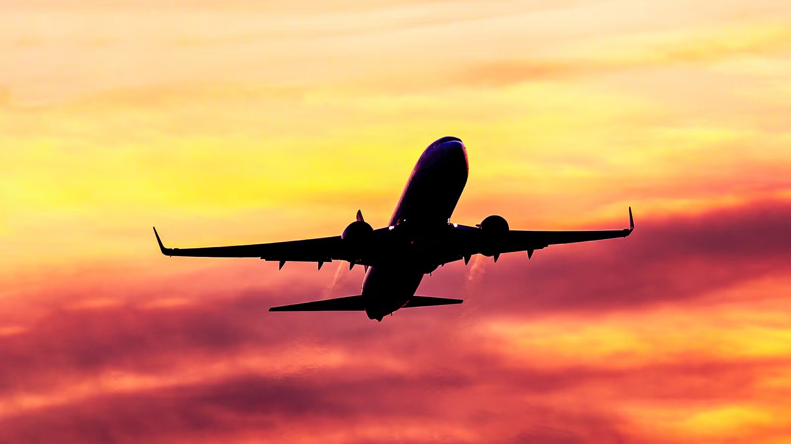 The Reverse Thrust Maneuver Major US Airlines Quietly Abandoned Around 2006 & Why It Never Came Back