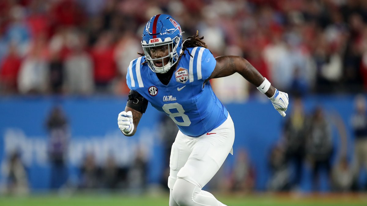 Dae’Quan Wright enters transfer portal: Browns TE, ex-Ole Miss star eyeing college football return