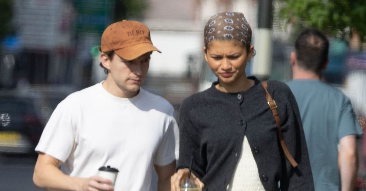 Zendaya Styled Her White Dress With the Coolest Flat Shoe Trend I’ve Found