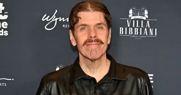 Perez Hilton in ‘serious but stable’ condition, will need surgery, family says – National