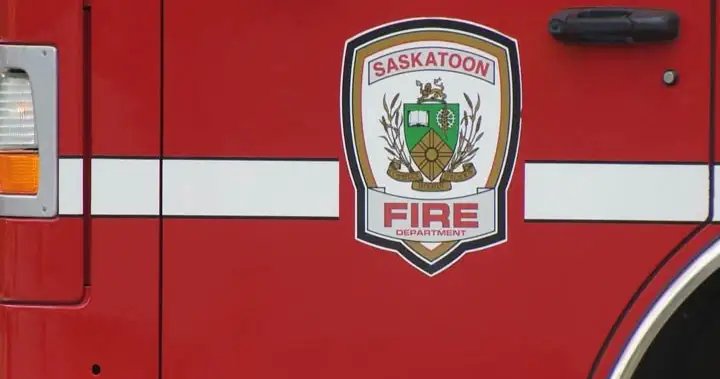 1 dead after vehicle hits Saskatoon overpass, bursts into flames: police – Saskatoon