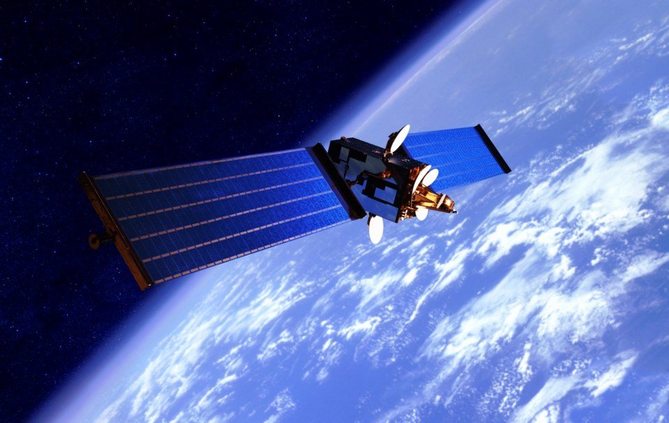 Canada awards $2.3B Arctic military communications contract