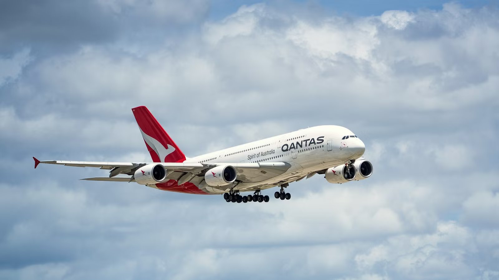 The World’s Most Remote Flight Paths: How Far From Mainland Can You Really Fly?