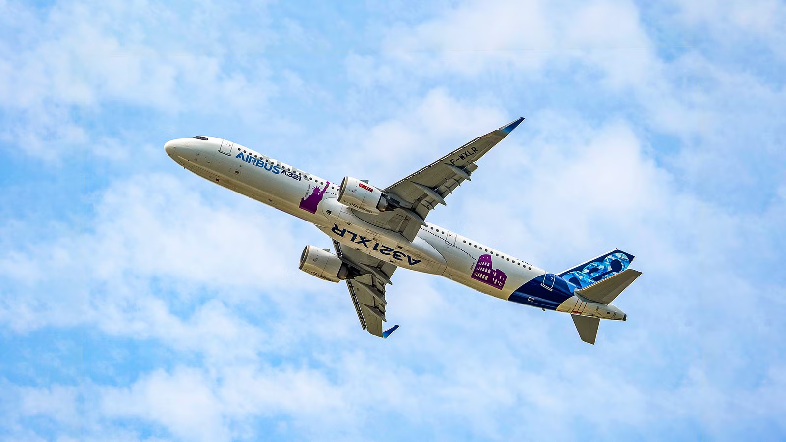Why Airlines Keep Choosing The Airbus A321XLR Over The Boeing 737 MAX 10