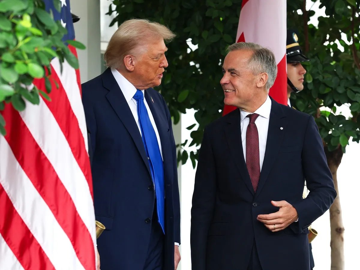 Carney’s teleprompter quits, and he turns it into a joke about Trump