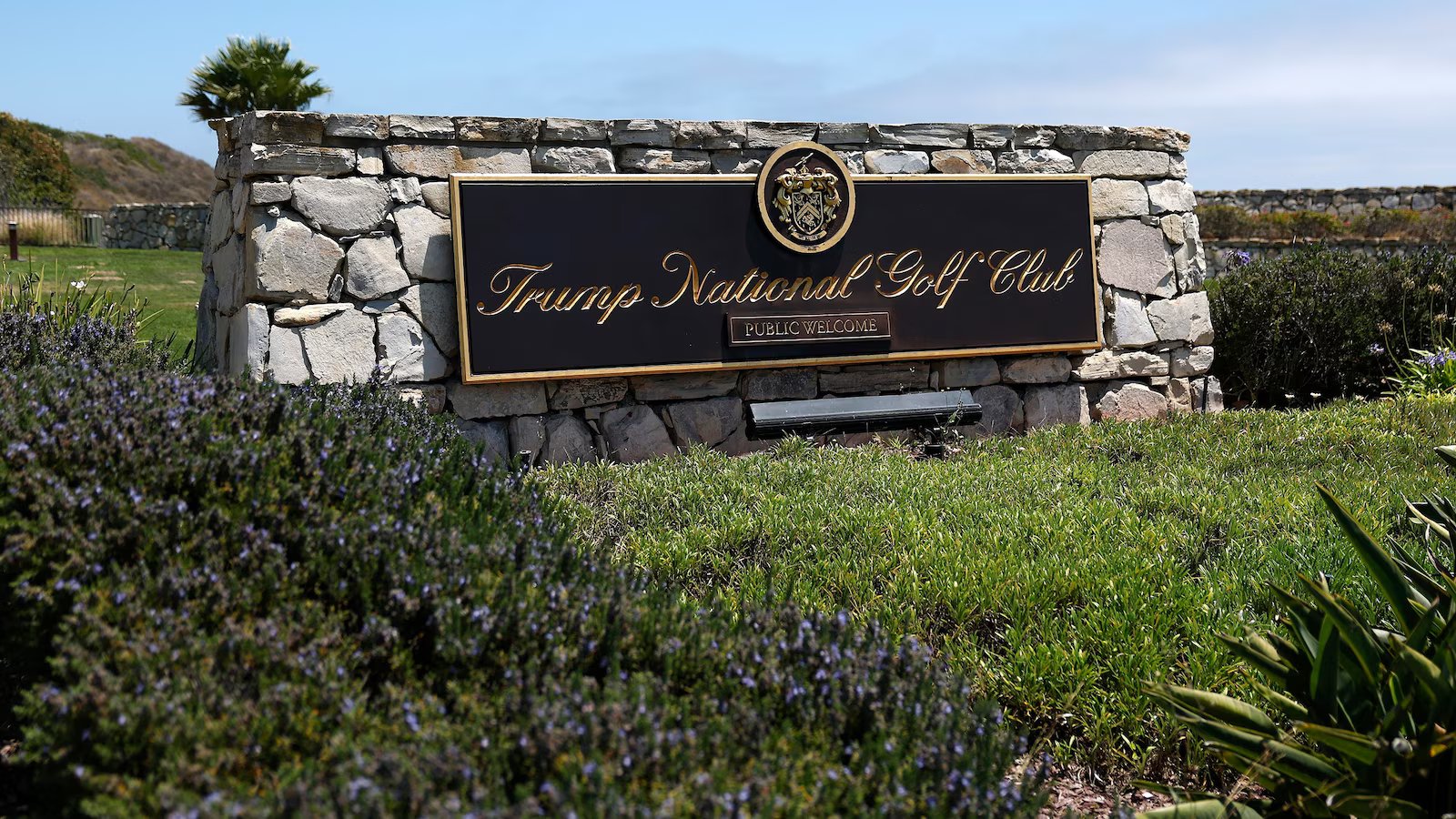 Armed man arrested at Trump National Golf Club in Los Angeles County: Authorities