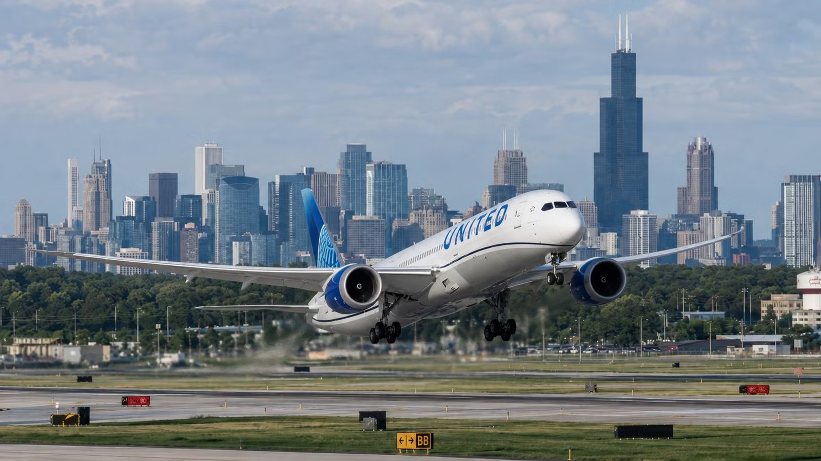 Running Out Of Gates: United & American Force O’Hare To Accelerate 24-Gate Concourse