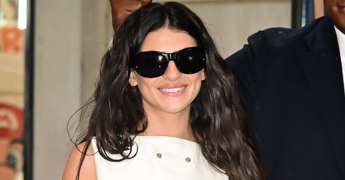 The Chic Way to Take High-Vamp Pumps from Summer to Fall