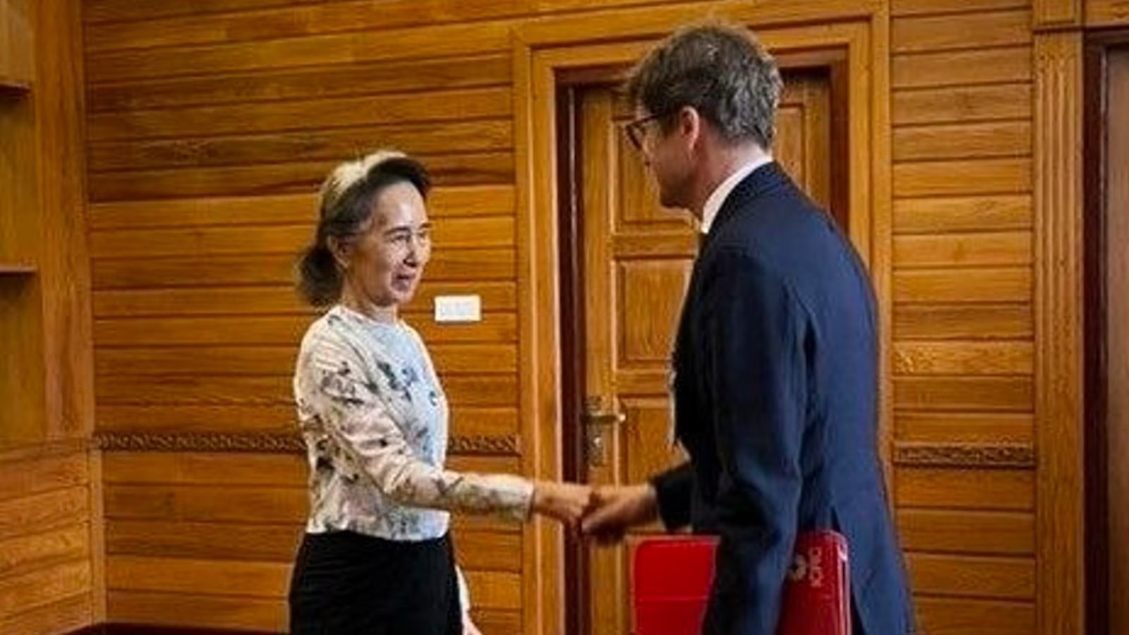 Myanmar’s detained former leader Aung San Suu Kyi meets with International Red Cross