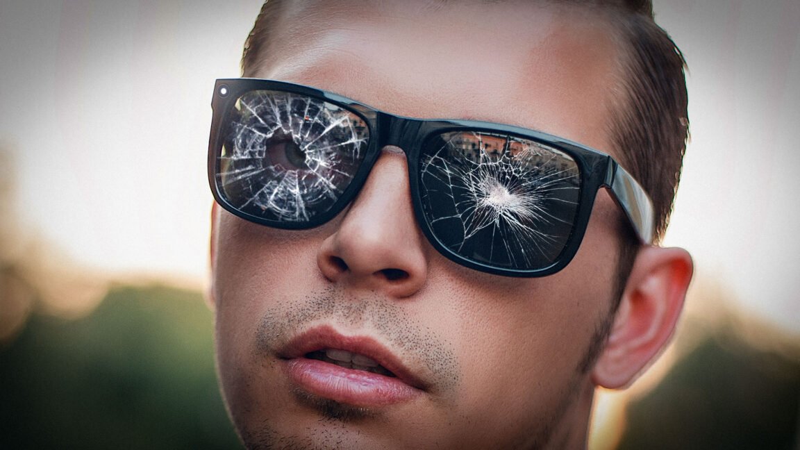As demand for Meta AI glasses explodes, it’s harder to avoid creepy recordings