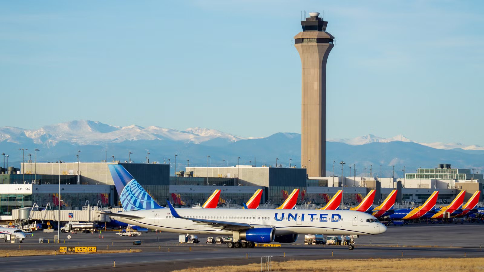 FAA Administrator Blasted Over Refusing Pay Raises For Overworked Air Traffic Controllers