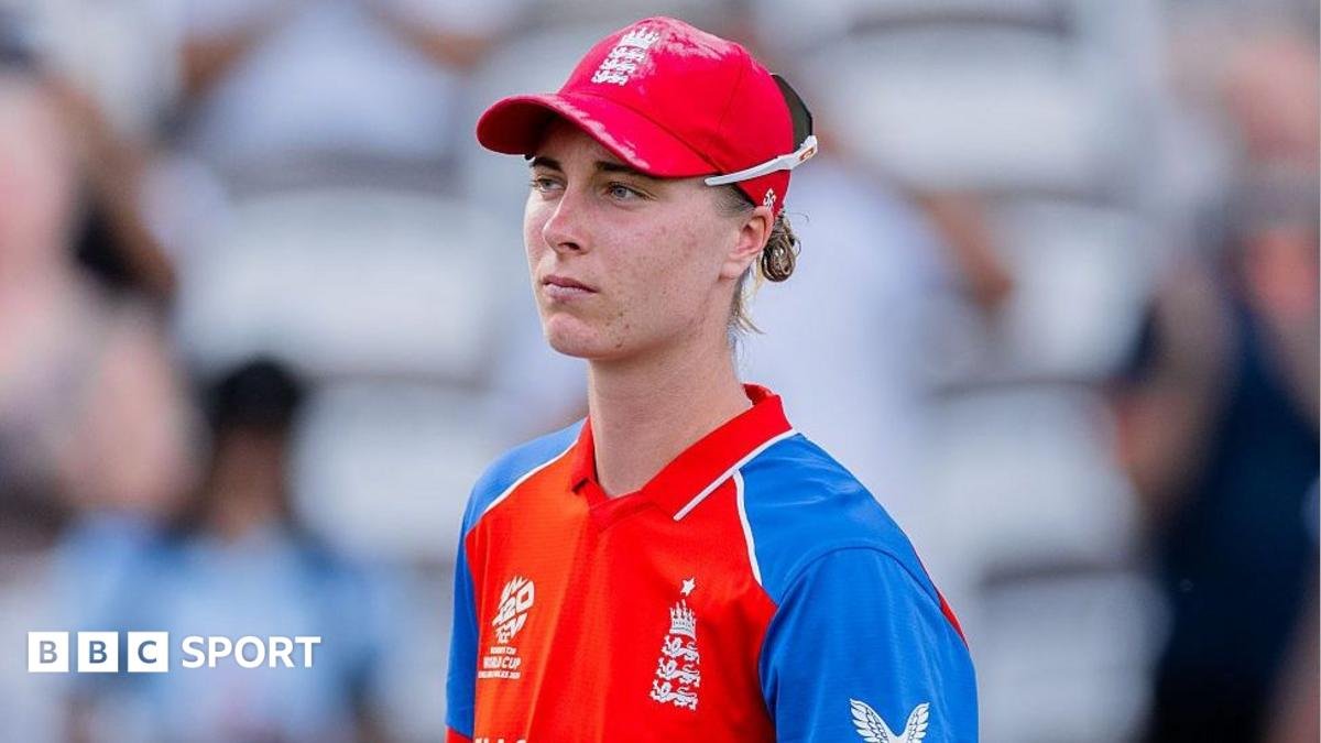Freya Kemp: England all-rounder joins Surrey on “multi-year” deal