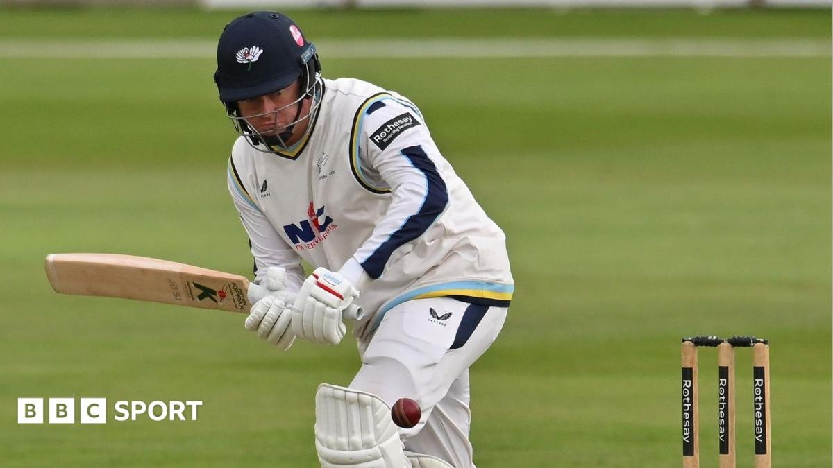County Championship: Yorkshire beat Nottinghamshire in final game of season