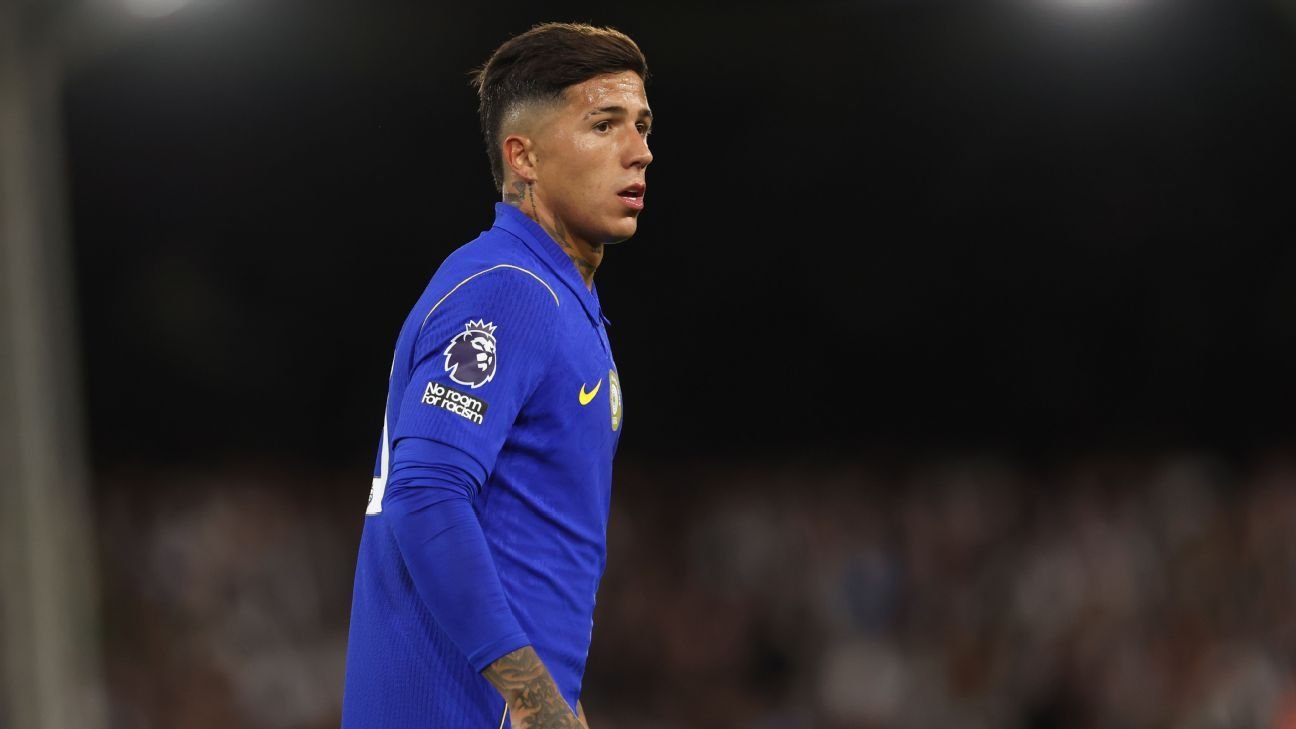 Live transfer rumors, news, updates on deadline day