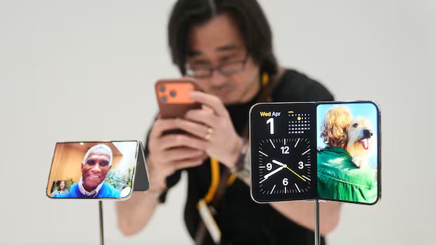Apple’s new iPhone Duo costs more in Canada, but not because of tariffs