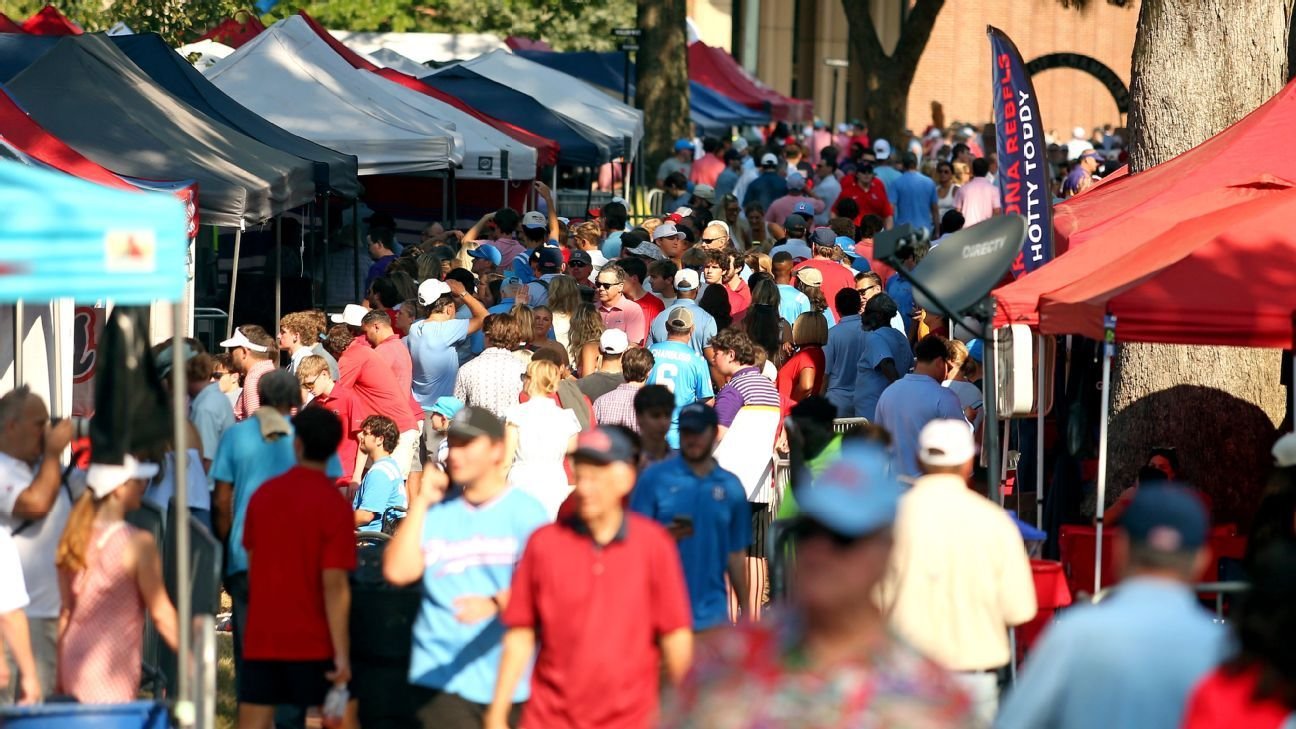 A cathartic win 293 days in the making: Hanging in The Grove for Lane Kiffin’s return
