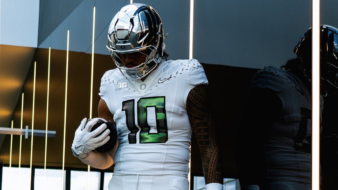 Oregon’s look for USC trip tops best uniforms of college football Week 4