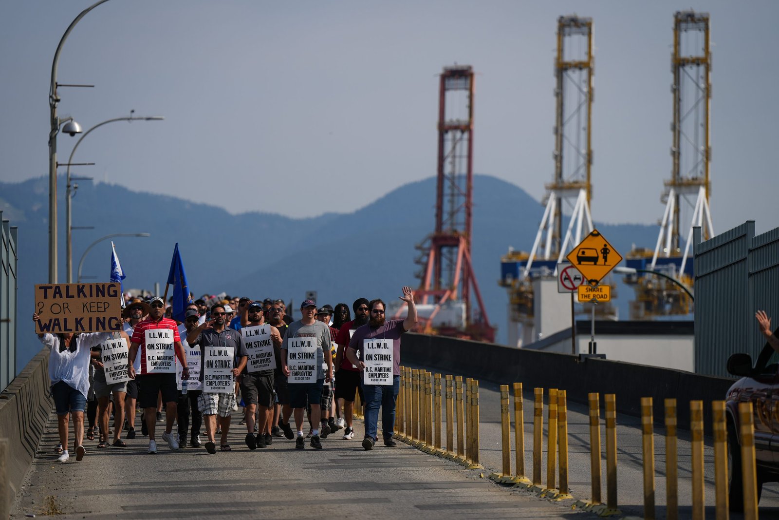 Small businesses shouldn’t be bargaining chips in federal labour disputes