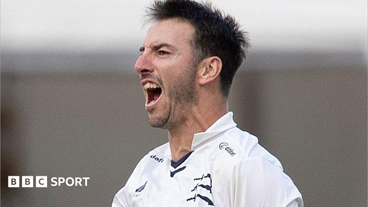 County Championship: Rain denies Middlesex chance to beat Gloucestershire
