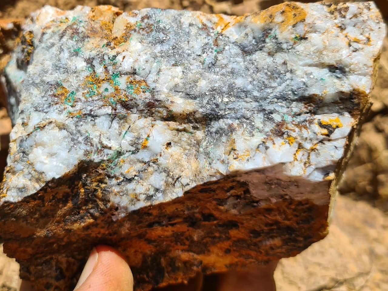 Morocco Strategic Minerals Reports New Gold Mineralization North of Aït Zekri and Announces Stock Option Grants