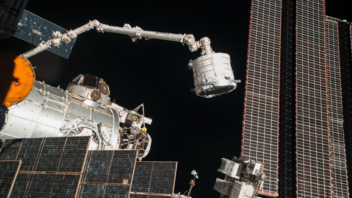 NASA ‘troubleshooting’ transporter for space station’s robotic arm [Updated]