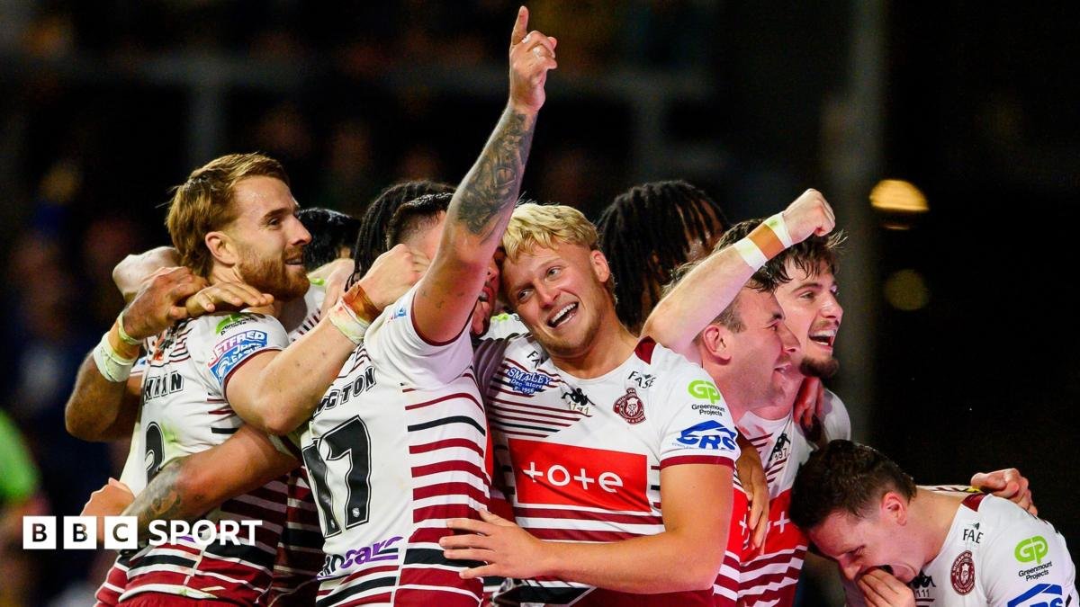 Super League: Leeds Rhinos 8-40 Wigan – Warriors close on League Leaders’ Shield